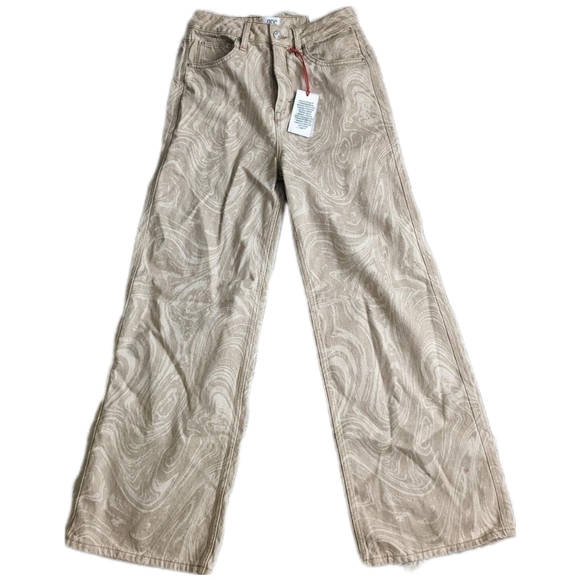 SOLD - Picture 4 of 7